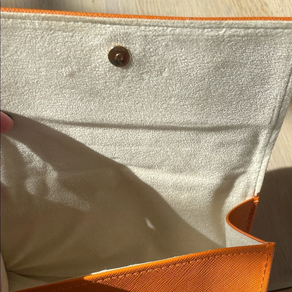 Tory Burch Glasses case - Picture 9 of 13